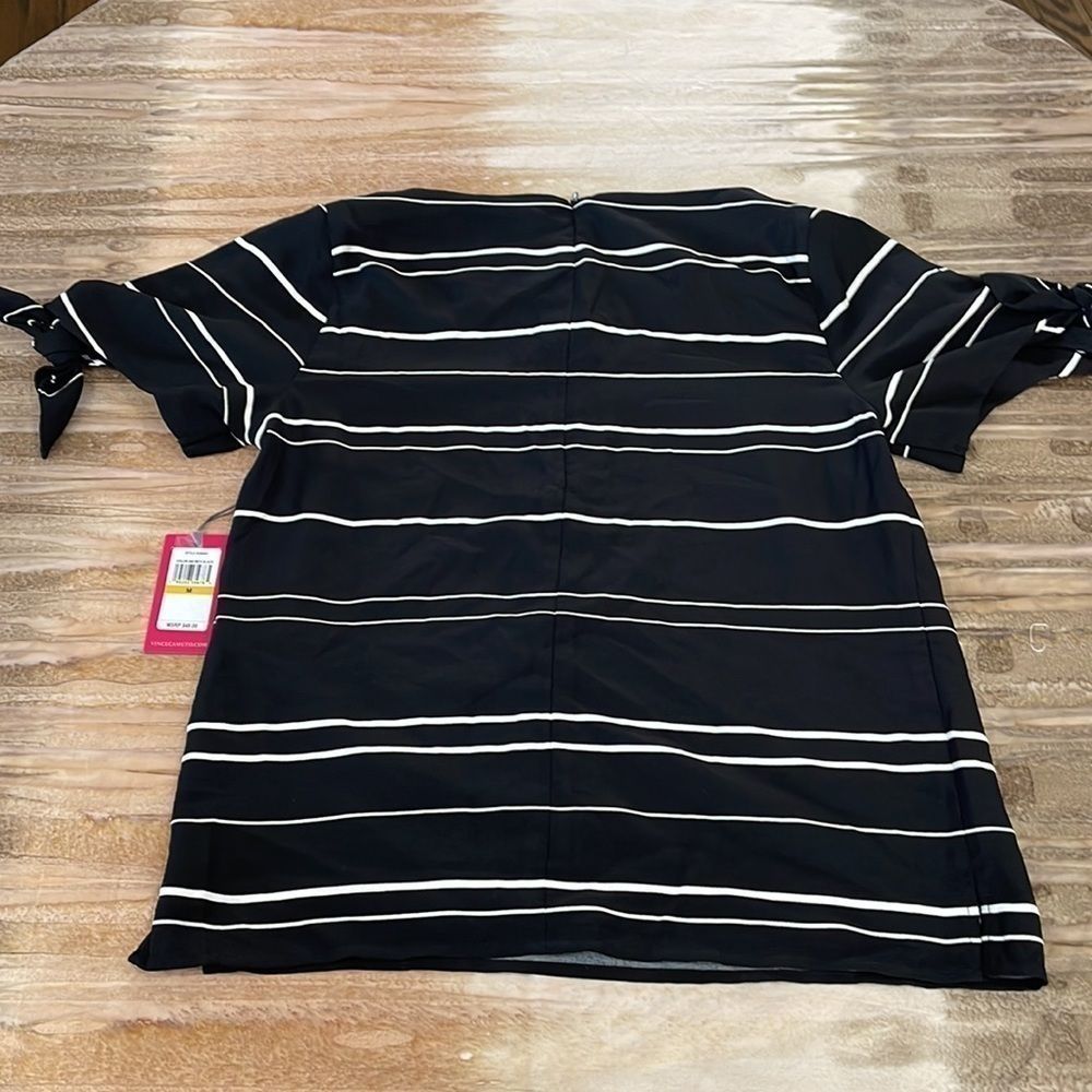 Vince Camuto Short Tie Sleeve Variegated Stripe Top-M